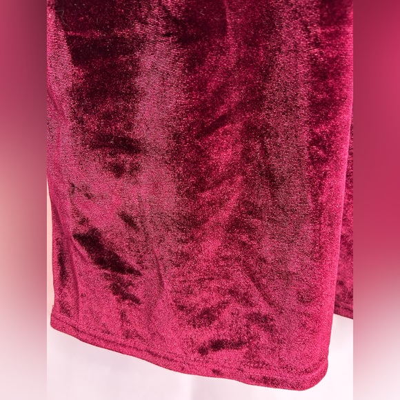 AMARYLLIS | Wine Velvet Ruffle-Accent Short-Sleeve Top (Size: Medium) - Picture 11 of 12